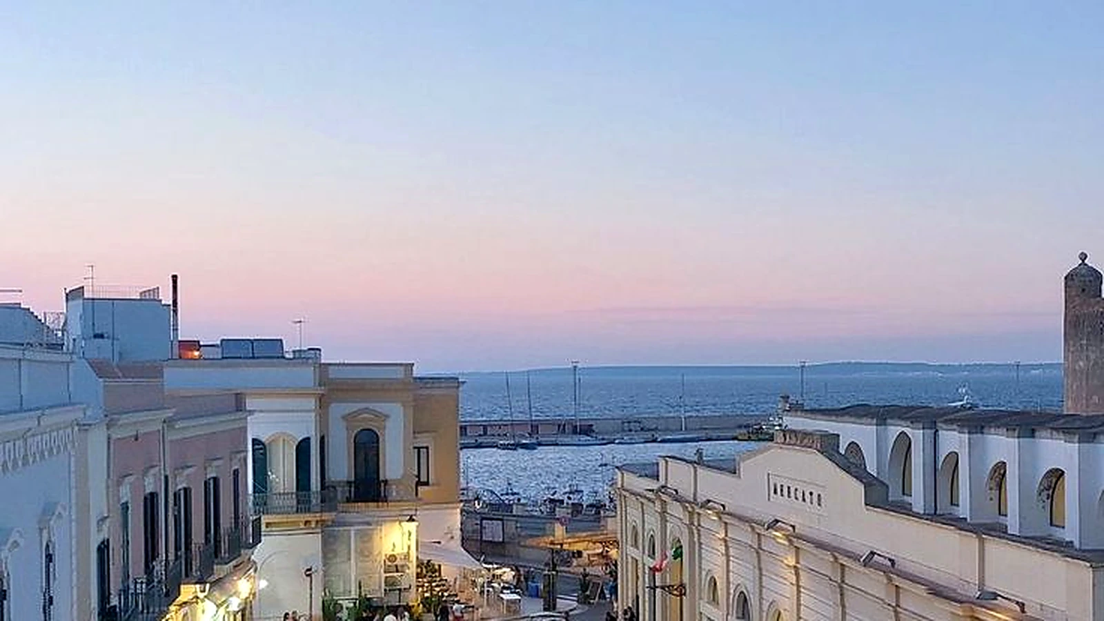 Tramonto dalle mura del centro storico di Gallipoli